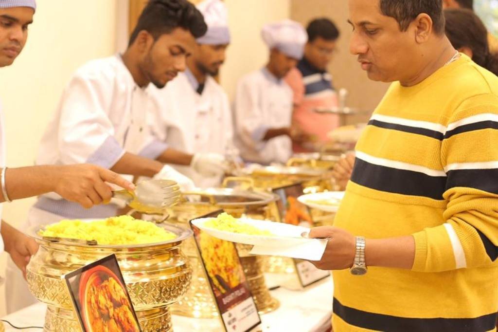 Professional veg catering services in Kukatpally